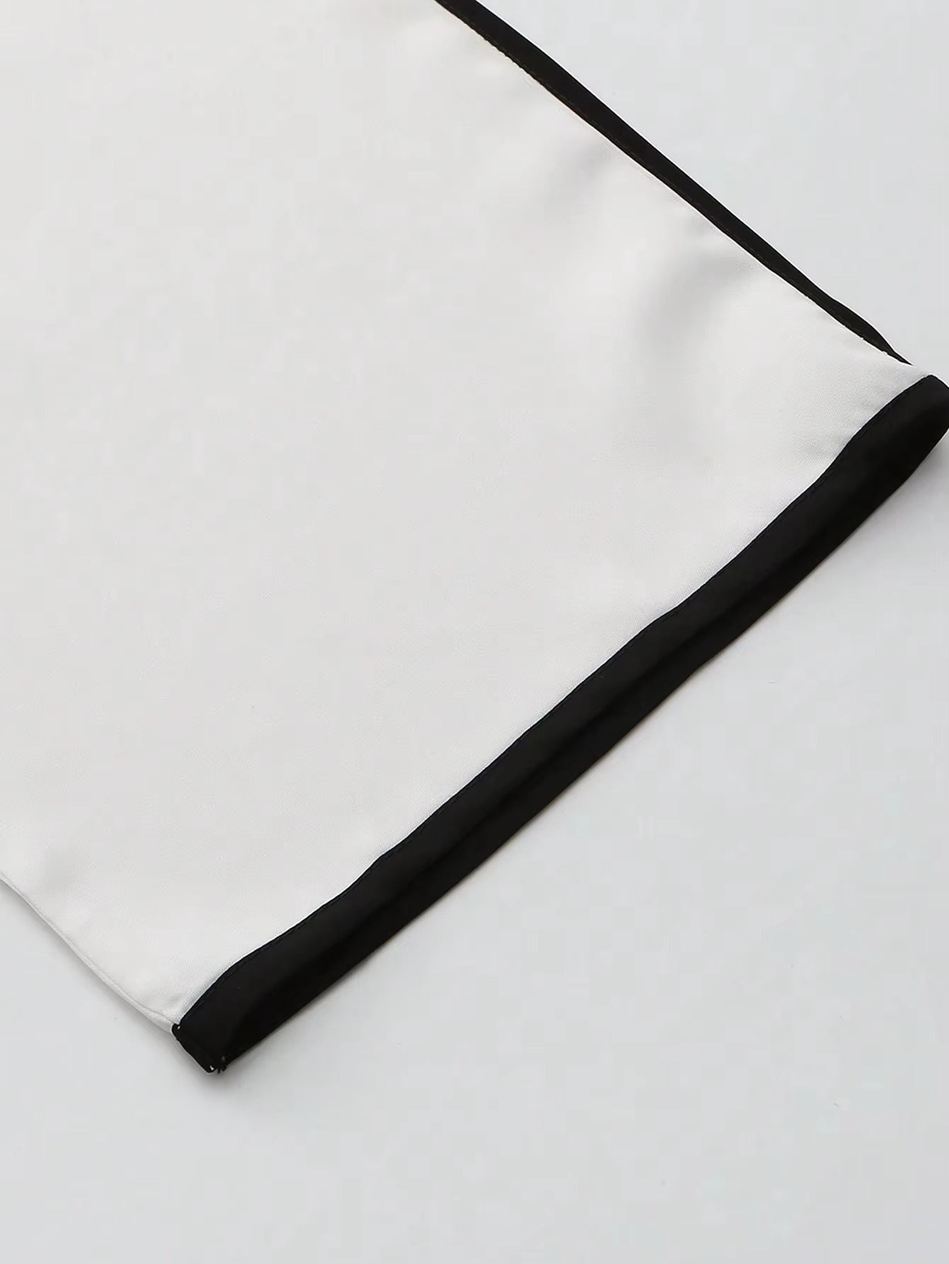 Chilaba MKNS – Arena del Atlas | Textura Natural y Corte Atemporal