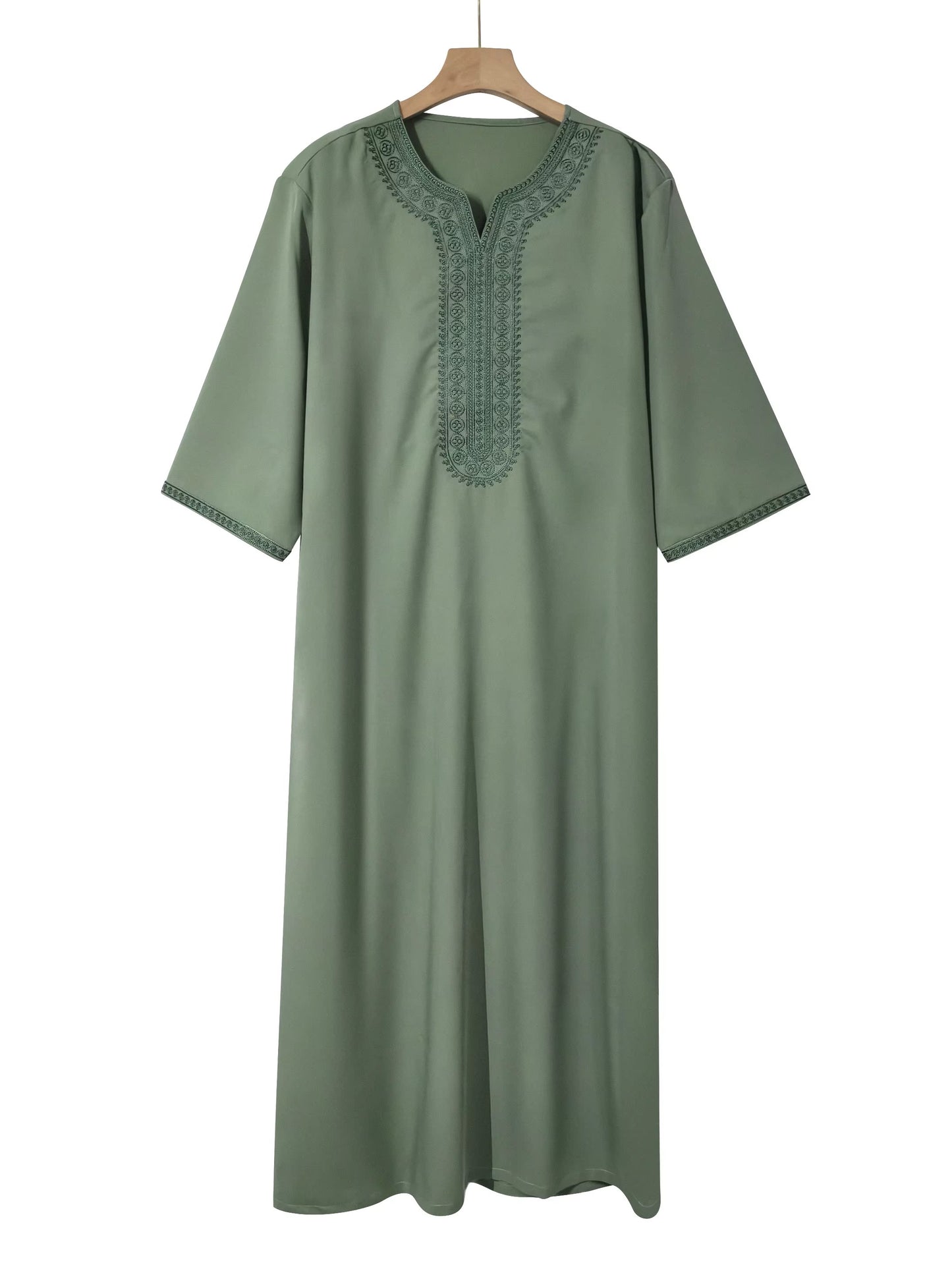 Chilaba AMARUÉ – Verde Cedro | Edición Limitada con Bordado a Mano